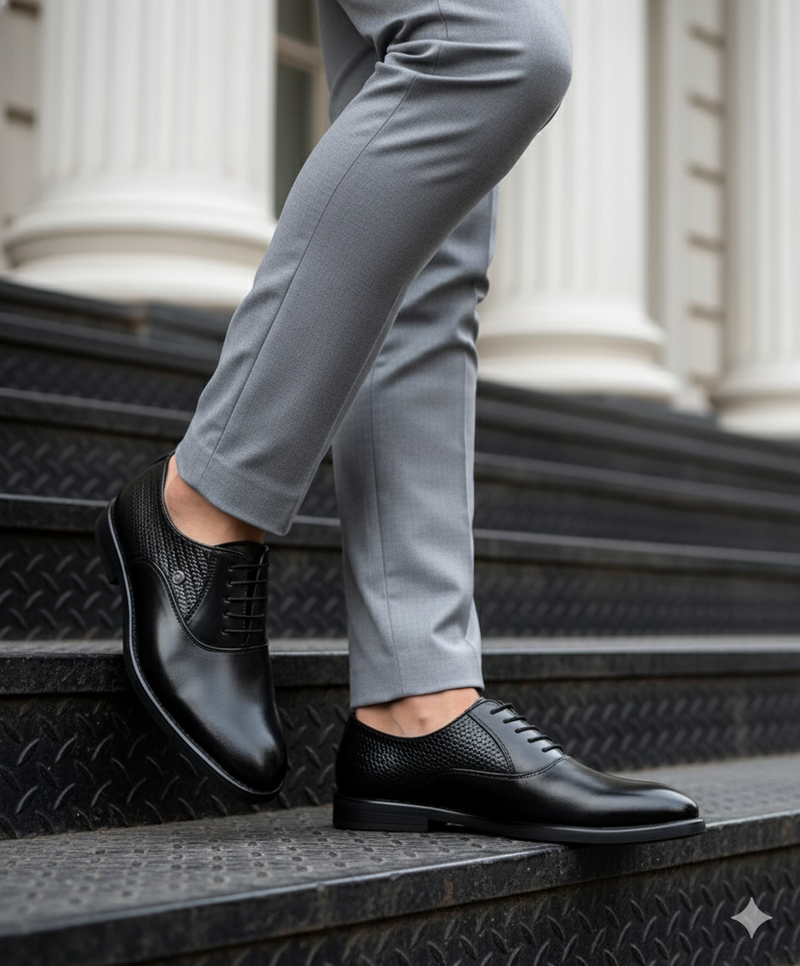 Regal Dual-Tone Oxford Lace-Up Shoes