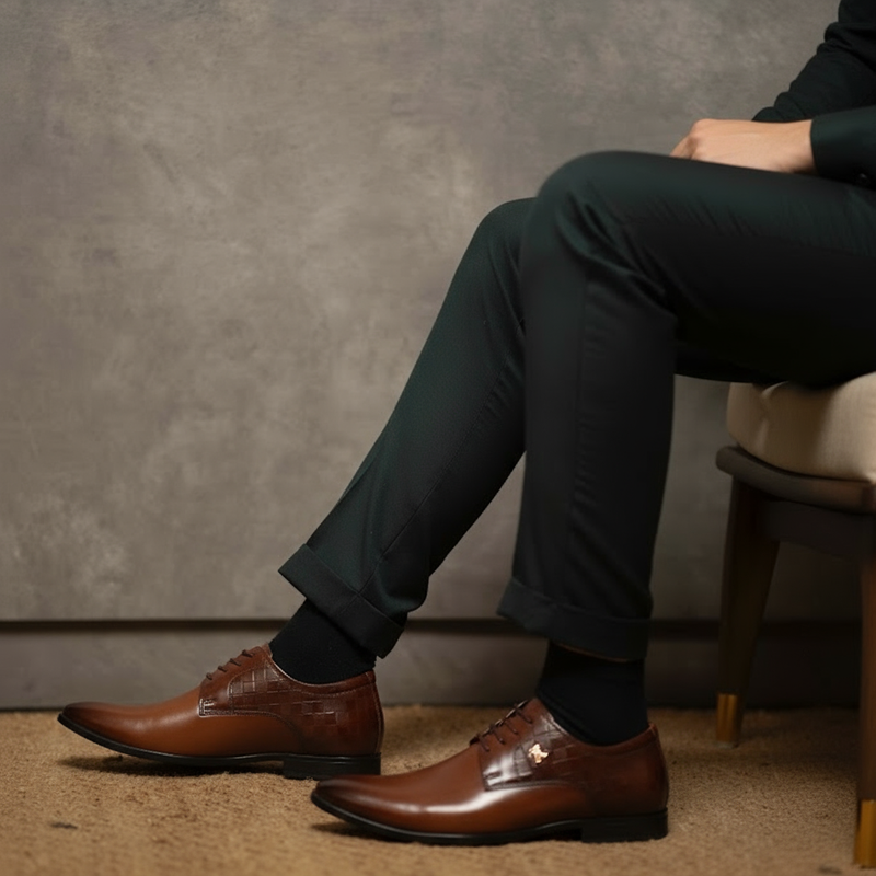 Royal Crest Croc-Embossed Oxford Shoes